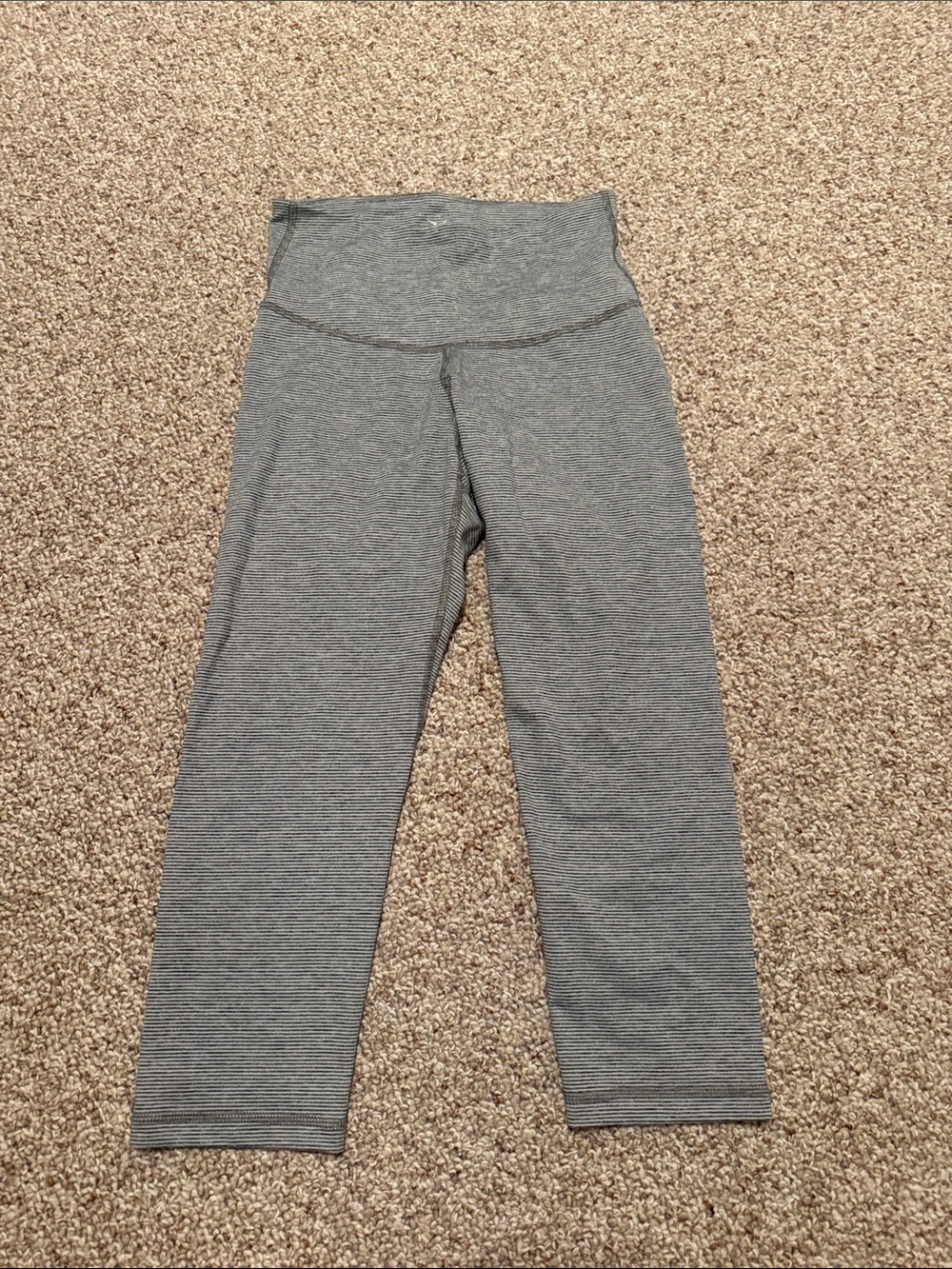 Old Navy Heathered Grey High-Waist Capri Leggings